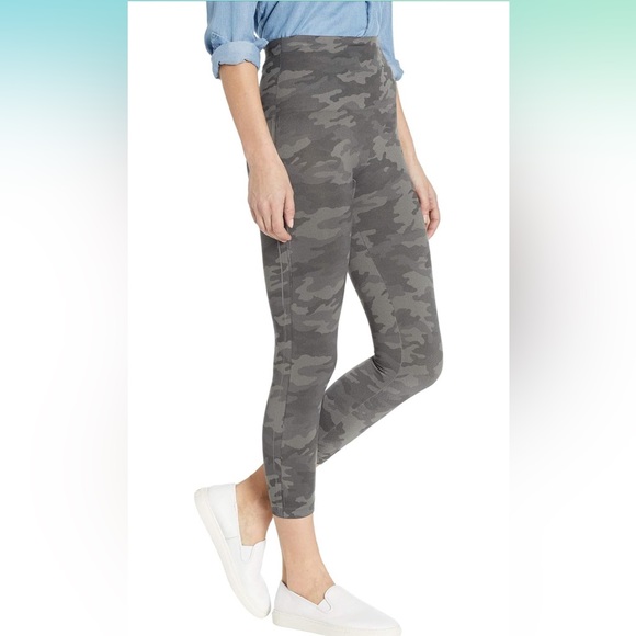 Spanx Cropped Look At Me Now Seamless Leggings Size Medium Brand New With Tags - Picture 2 of 7